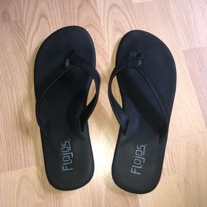 Flojos Women’s Flip Flops. 7. Black. EUC.